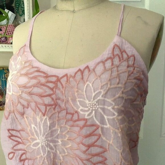 LOVE CULTURE PINK Seersucker Dahlia Embroidery Camisole Tank shirt *SMALL* - Picture 2 of 5